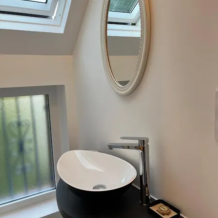 Holiday home Charmante Maison De Pecheur 50 M De La Et Du Port *